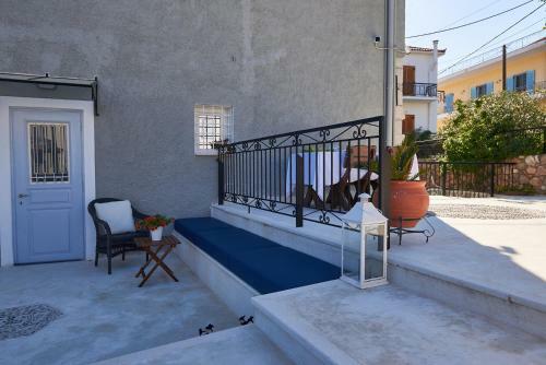 Hostal Galaxidaki 1857 Guesthouse