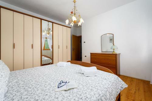 Apartment Lara With Swimming Pool - Paradiz