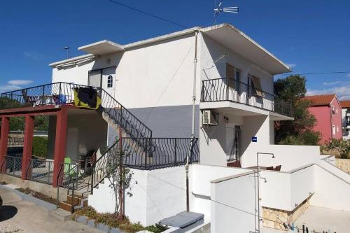 Apartments With A Parking Space Pirovac, Sibenik - 19931