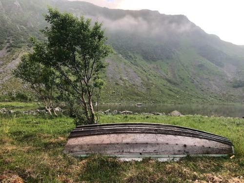 Hus Med Stamp I Popul�rt Tur/skiomr�de I Lofoten