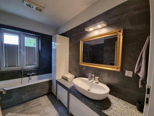 Apartament Bia?e Drzwi