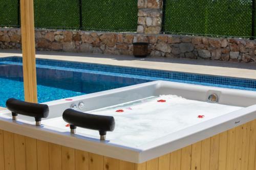 Villa House W Private Pool And Jacuzzi In Kas