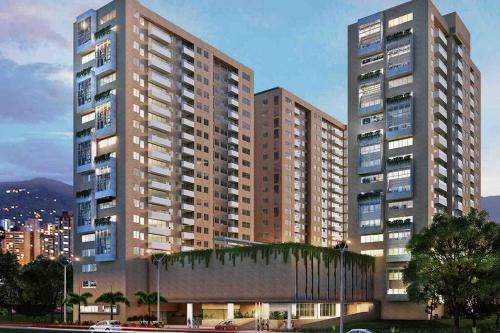 Gorgeous 3 Bedroom Apartment Condo With Balcony