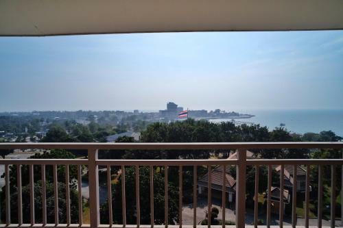 Laem Taen Bangsaen Hotel & Resort