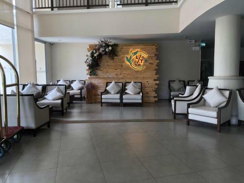 Laem Taen Bangsaen Hotel & Resort