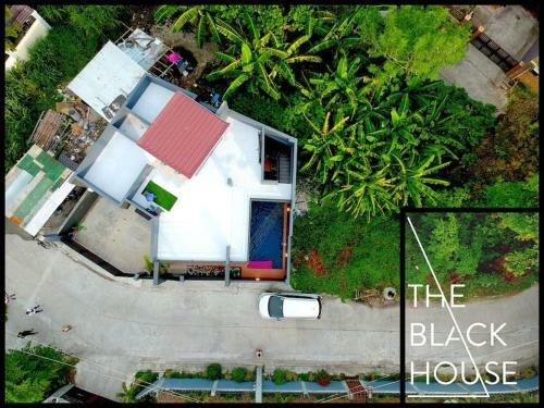 Villa The Black House