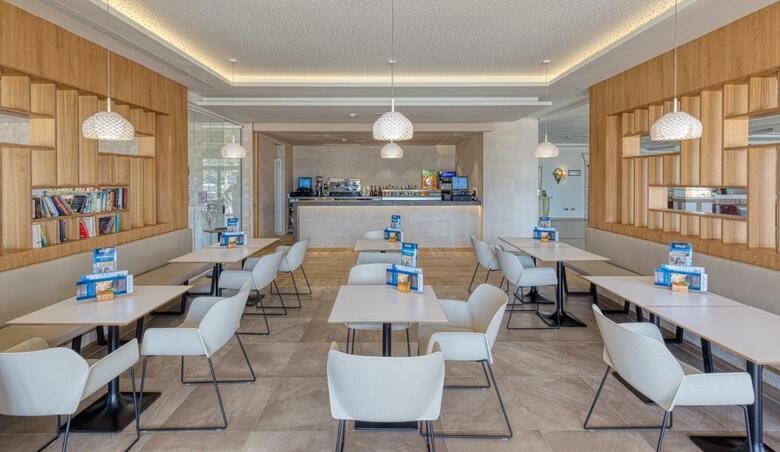 Hotel Playamoj�car