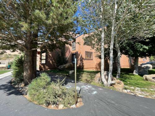 Forest Meadows 8 3 Bedroom Across From Bowling Alley And Great Restaurants