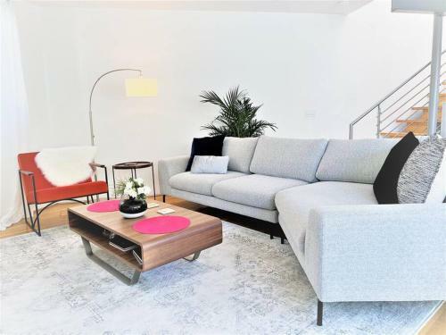 Urban Luxury In Brentwood/beverly Hills