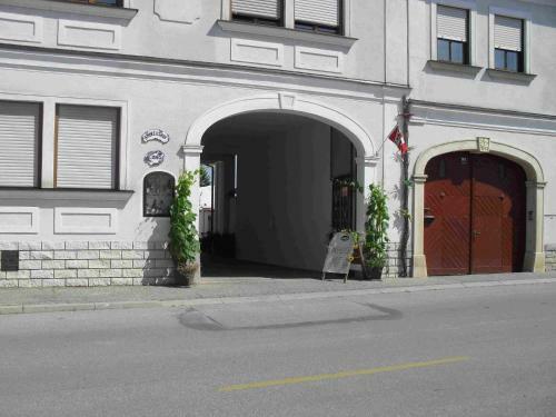 Hostal Andreashof M�rbisch