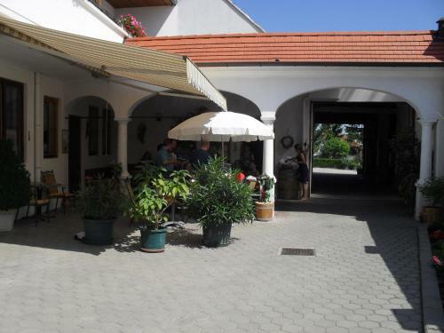 Hostal Andreashof M�rbisch