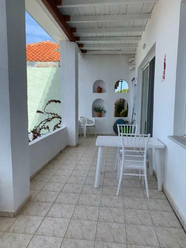 Chelid�ni House: Studio Apartment With Stunning Seaview