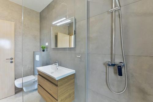 Luxury Villa With Pool,jacuzzi And Sauna/03