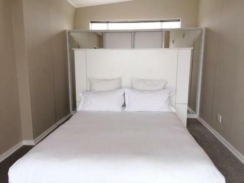 Dolphins View - Beach Apartment