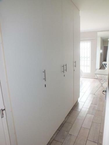 Dolphins View - Beach Apartment