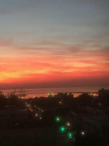 Dolphins View - Beach Apartment