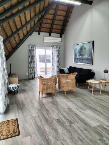 Modern 2 Bedroom Apartment In St Francis Bay