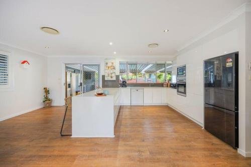 Palm Hill - Pool, Ducted Aircon, Space