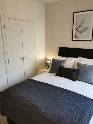 Axiom Apartment - Beautiful Stylish 2 Bed.