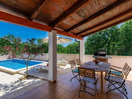 Holiday Home Maslina