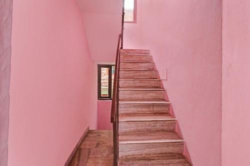 Hotel Oyo 91532 Hema Holiday Home