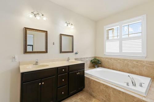 Grande At Canal Pointe -- 37697 Ulster #12