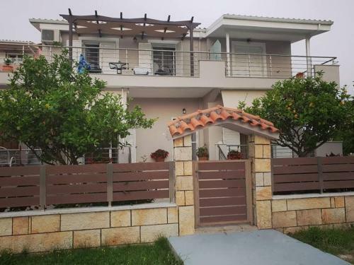 Apartment With 1 Bedroom In Ammoudia