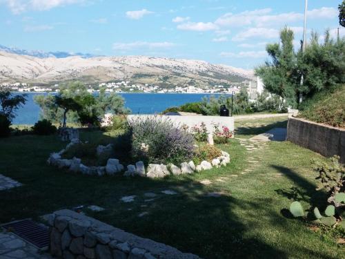 Spacious Apartment In Pag Dalmatia, Crotia