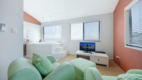 Sahara Blue At Tangalooma Resort