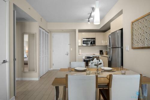 Pool Resor Modern Apartment 2 Br 2 Br Pool