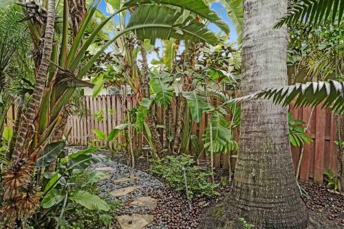 Professionally Decorated Luxury 3br & Private Pool