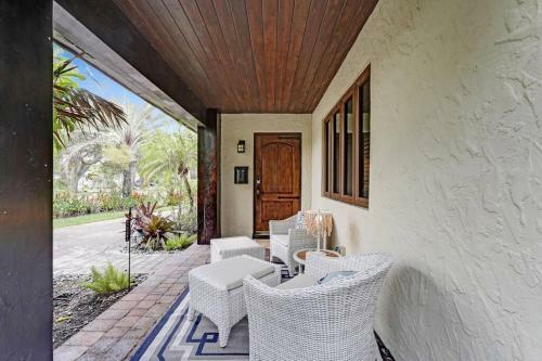 Professionally Decorated Luxury 3br & Private Pool