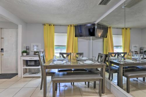 Central Sarasota Home 8 Mi To Siesta Key!