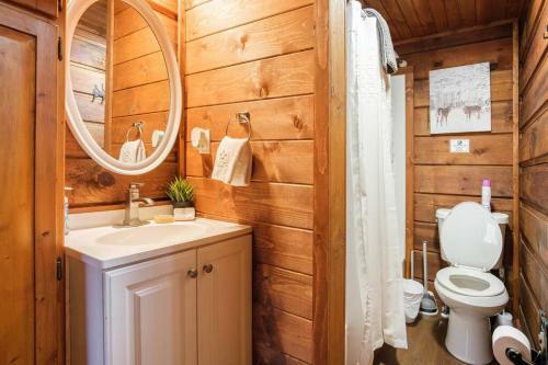 Agape In The Woods Cabin