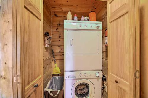 Secluded Blue Ridge Cabin With Hiking On-site!