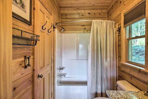 Secluded Blue Ridge Cabin With Hiking On-site!