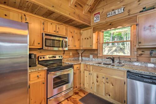 Secluded Blue Ridge Cabin With Hiking On-site!