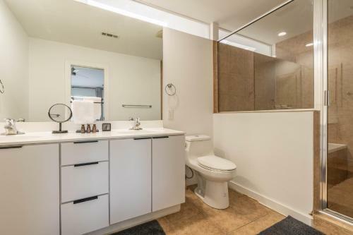 Apartamento New! Spacious Modern Townhome In The City!