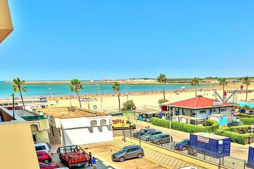 Ocean View Beach Apartment With Pool & Balconies