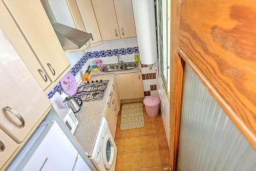 Ocean View Beach Apartment With Pool & Balconies