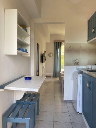 Navy Apartment With Mountain View &private Parking