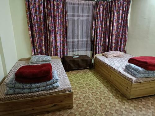 Om Bazra Guru