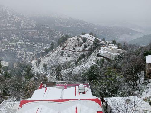 Hostal Have More Cafe & Rooms - Best In Solan