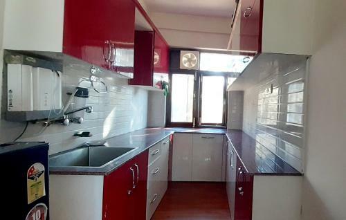 Skyline View 3 Bedroom Private Apartment