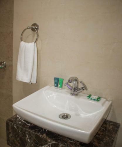 Bed & Breakfast Hotel Shimla Palace , Lower Chakar