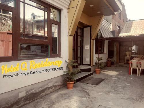 Hotel Qadir Residency Srinagar