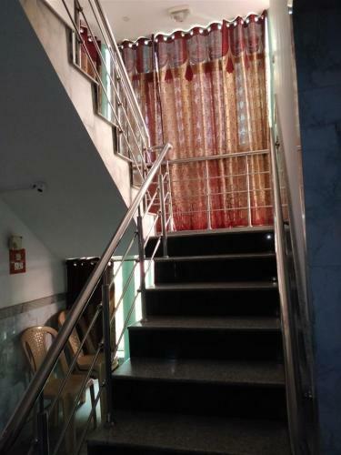 Hotel Qadir Residency Srinagar