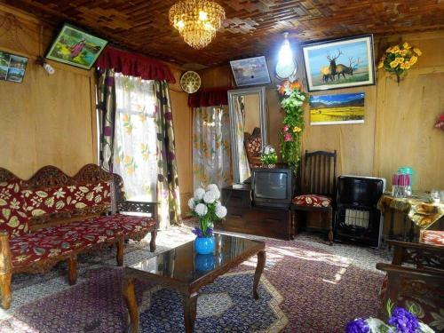 Bed & Breakfast H B New Retreet