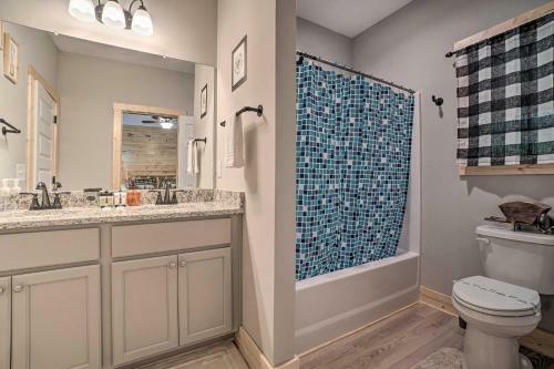 Stunning Helen Getaway With Private Hot Tub!