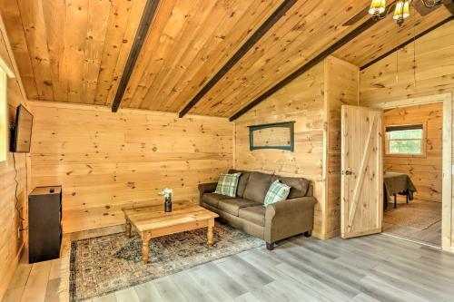 Deja View Cabin With Hot Tub Pets Welcome!